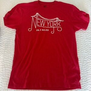 New York Marathon Tshirt | size: S | color: red